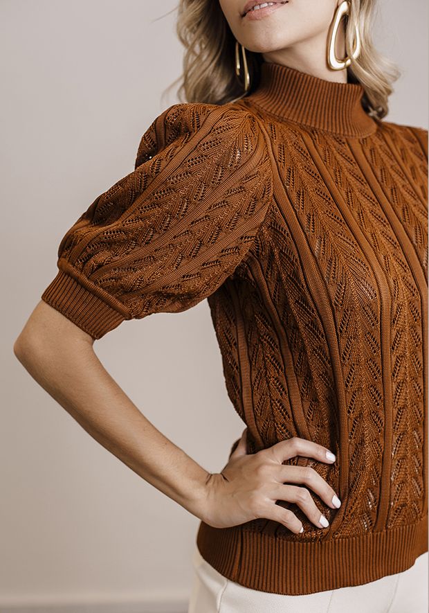 blusa tricot caramelo